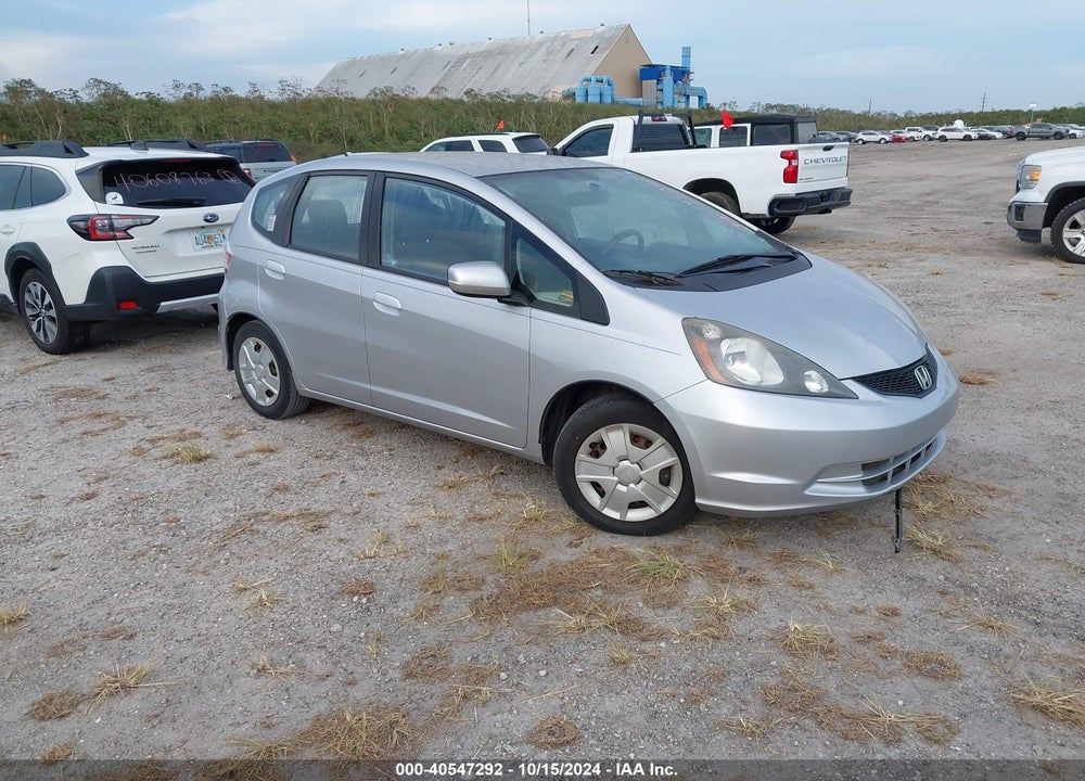 2013 HONDA FIT VIN: JHMGE8H35DC076412