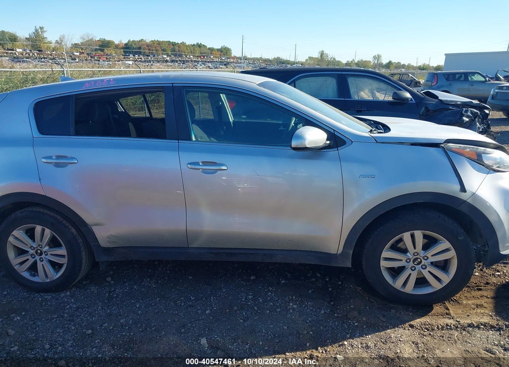 2018 KIA SPORTAGE LX VIN: KNDPMCAC1J7313547
