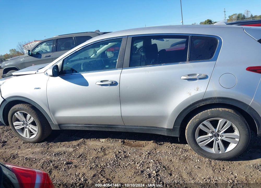 2018 KIA SPORTAGE LX VIN: KNDPMCAC1J7313547