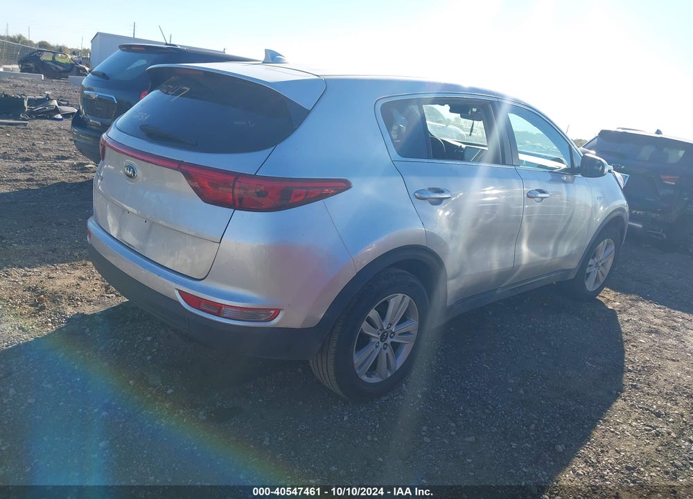 2018 KIA SPORTAGE LX VIN: KNDPMCAC1J7313547