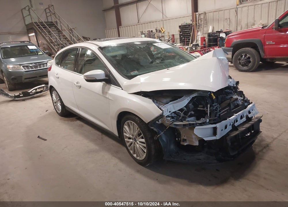2018 FORD FOCUS TITANIUM VIN: 1FADP3N20JL324936