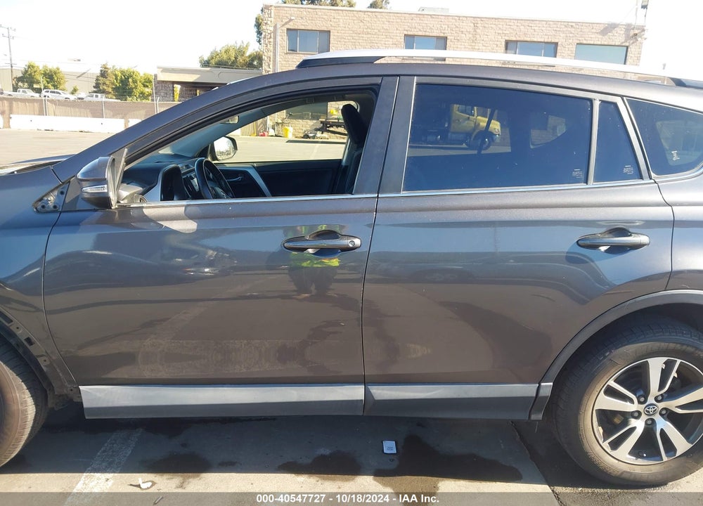 2016 TOYOTA RAV4 XLE VIN: JTMWFREV3GJ082246