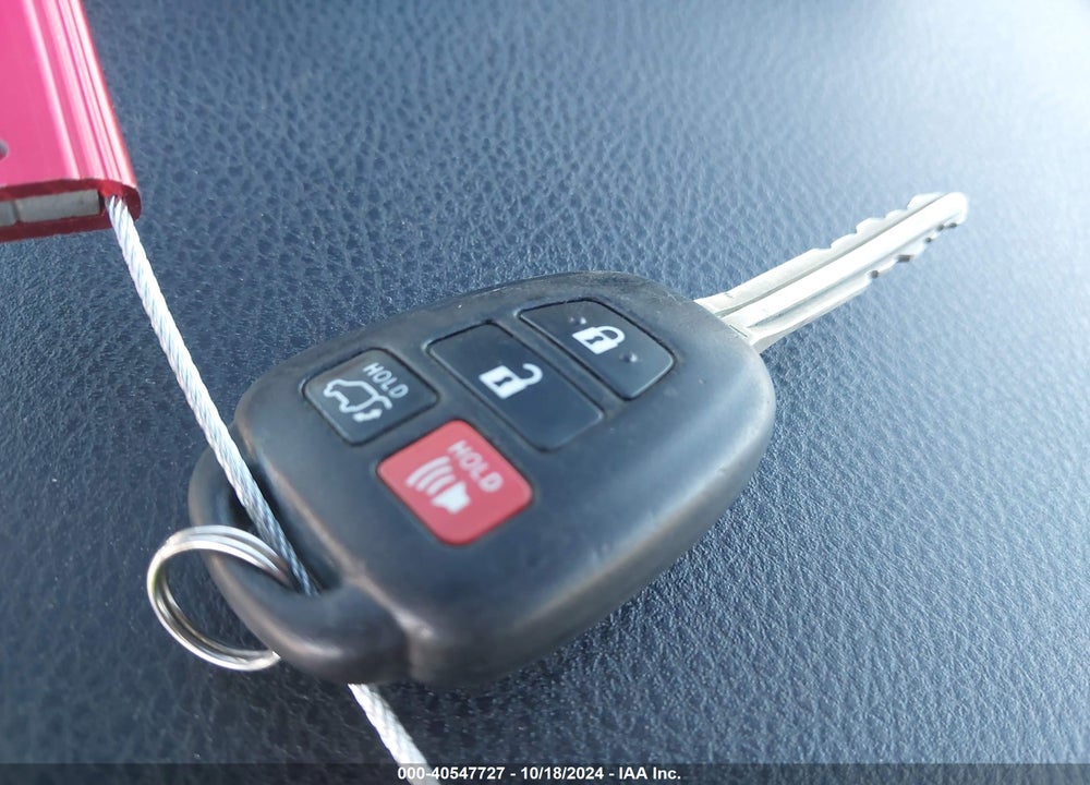 2016 TOYOTA RAV4 XLE VIN: JTMWFREV3GJ082246