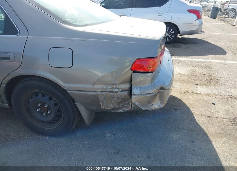 2000 TOYOTA CAMRY LE VIN: 4T1BG22K8YU617130