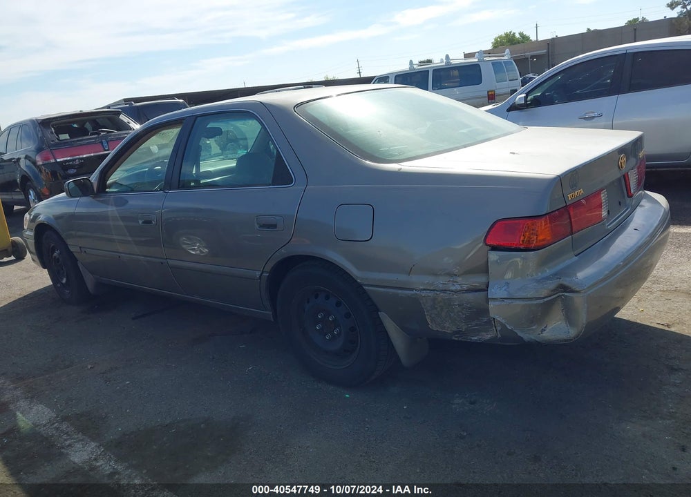2000 TOYOTA CAMRY LE VIN: 4T1BG22K8YU617130