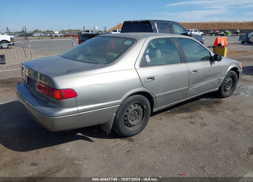 2000 TOYOTA CAMRY LE VIN: 4T1BG22K8YU617130