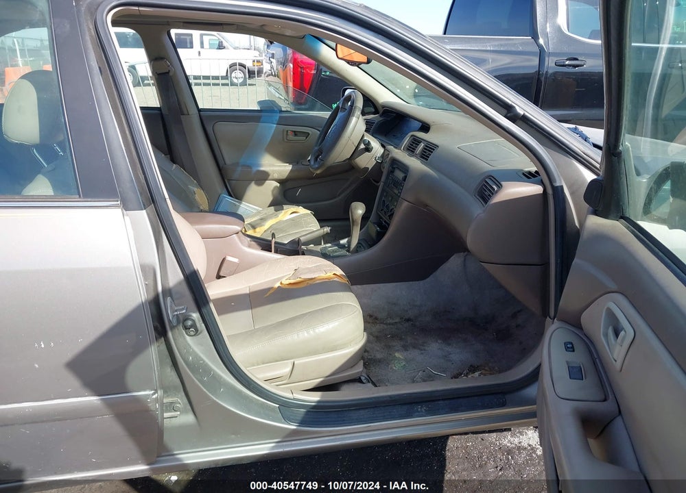 2000 TOYOTA CAMRY LE VIN: 4T1BG22K8YU617130