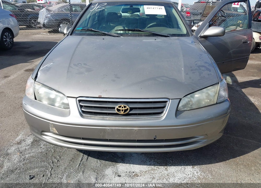 2000 TOYOTA CAMRY LE VIN: 4T1BG22K8YU617130