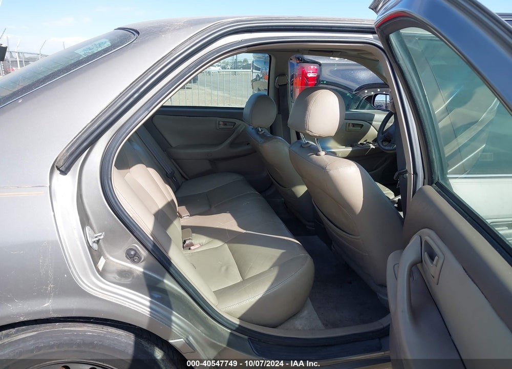 2000 TOYOTA CAMRY LE VIN: 4T1BG22K8YU617130