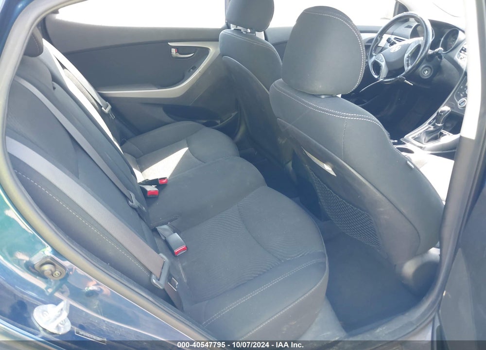 2015 HYUNDAI ELANTRA SE VIN: 5NPDH4AE4FH612807
