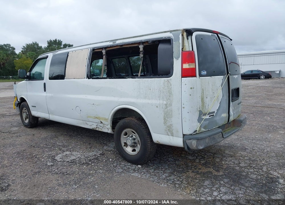 2005 CHEVROLET EXPRESS VIN: 1GAHG39U551260555