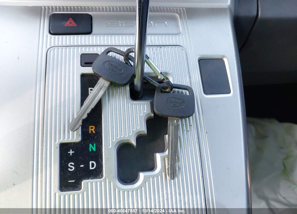 2008 SCION XB VIN: JTLKE50E581006809