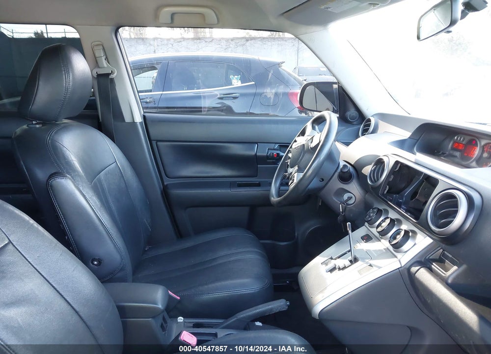 2008 SCION XB VIN: JTLKE50E581006809
