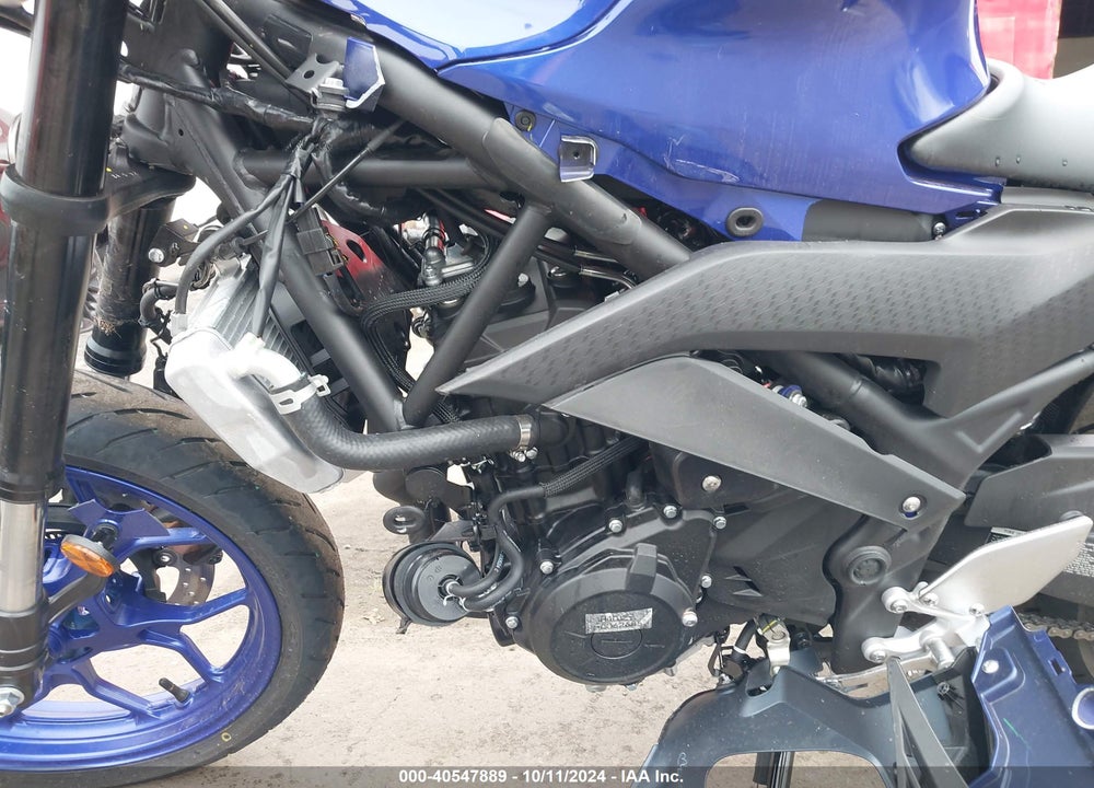 2024 YAMAHA YZFR3 A VIN: MH3RH18Y6RK017727