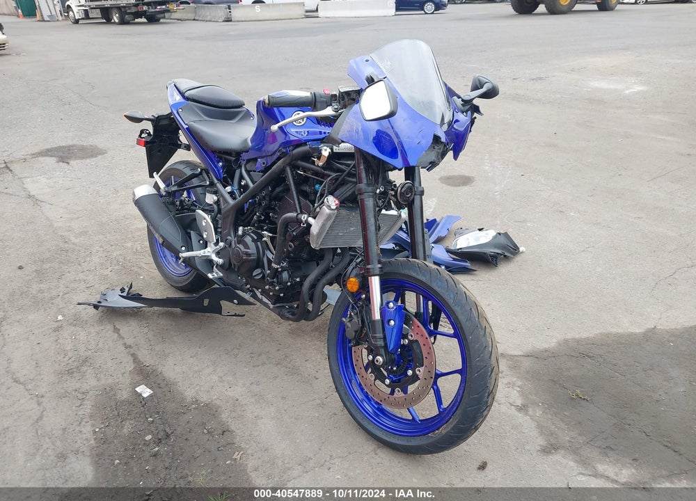 2024 YAMAHA YZFR3 A VIN: MH3RH18Y6RK017727