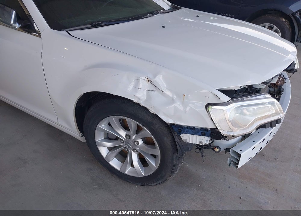 2019 CHRYSLER 300 TOURING VIN: 2C3CCAAG0KH663125