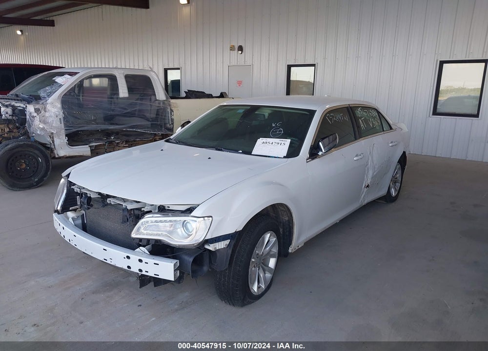 2019 CHRYSLER 300 TOURING VIN: 2C3CCAAG0KH663125