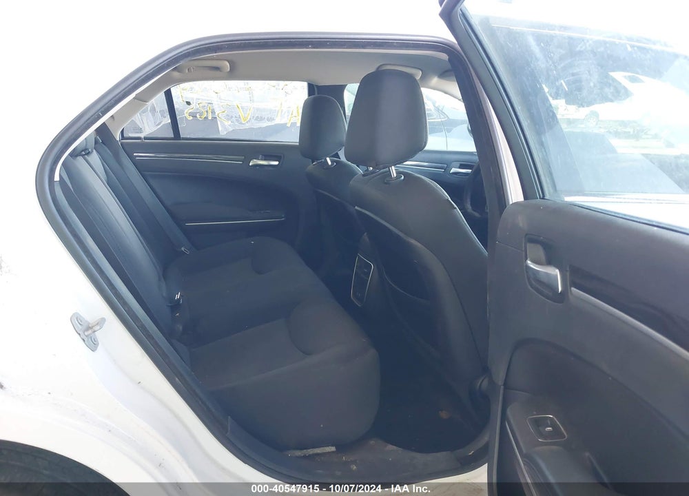 2019 CHRYSLER 300 TOURING VIN: 2C3CCAAG0KH663125