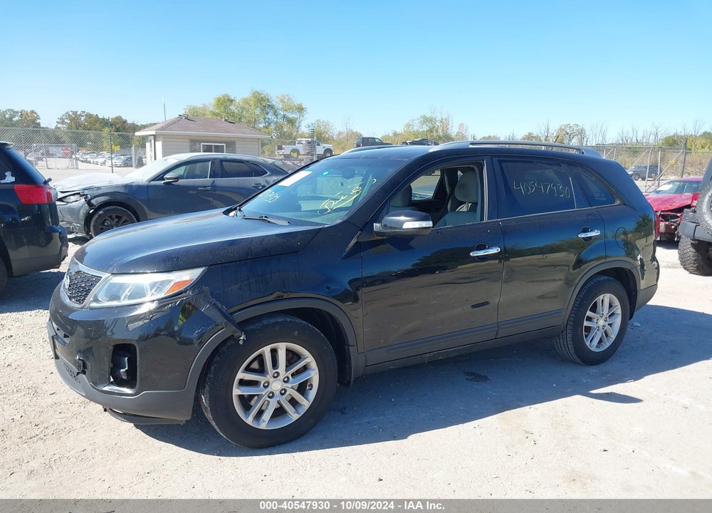 2014 KIA SORENTO LX VIN: 5XYKT4A65EG517161