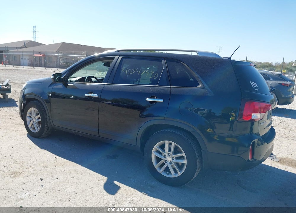 2014 KIA SORENTO LX VIN: 5XYKT4A65EG517161