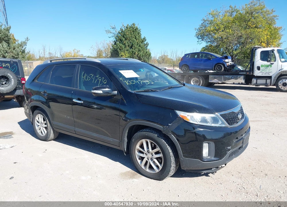 2014 KIA SORENTO LX VIN: 5XYKT4A65EG517161