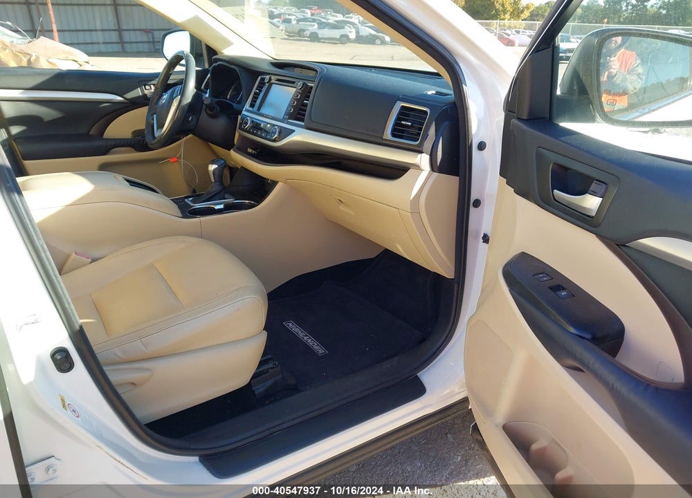 2016 TOYOTA HIGHLANDER XLE V6 VIN: 5TDKKRFH1GS124905