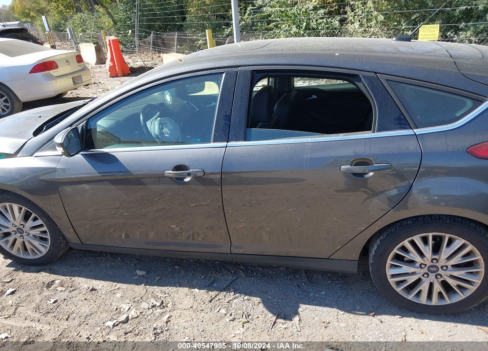 2016 FORD FOCUS TITANIUM VIN: 1FADP3N27GL262038