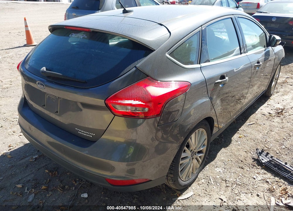 2016 FORD FOCUS TITANIUM VIN: 1FADP3N27GL262038