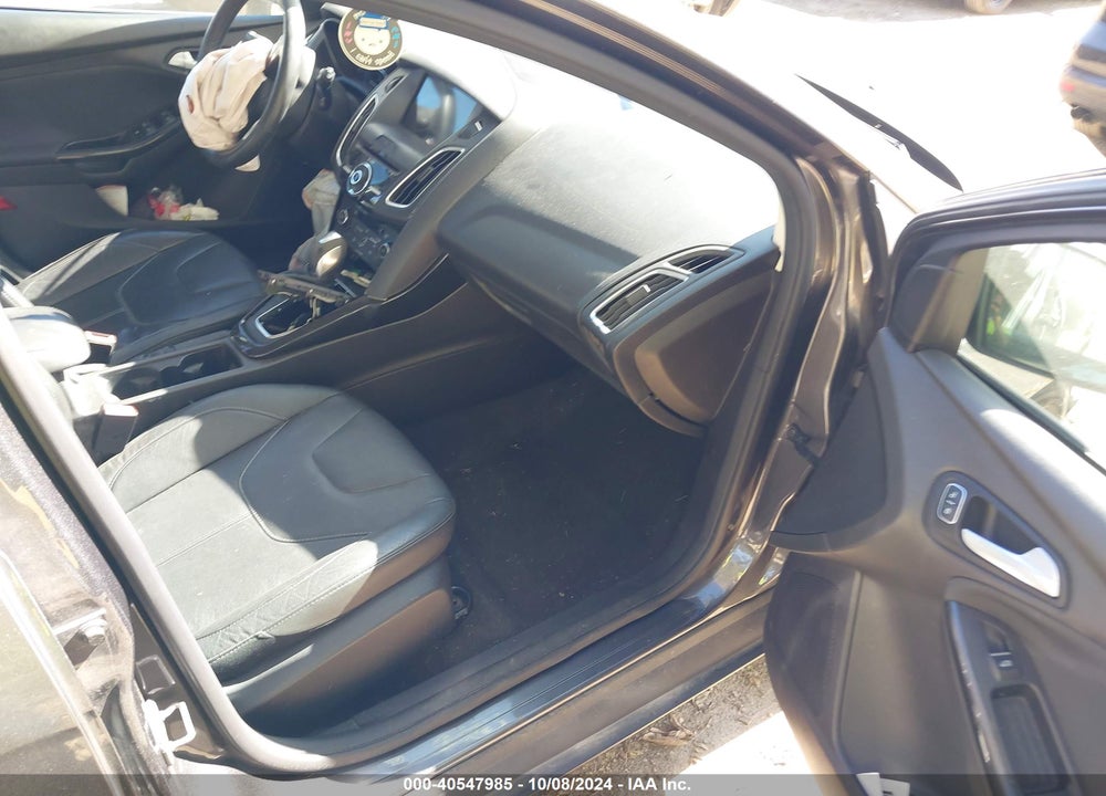 2016 FORD FOCUS TITANIUM VIN: 1FADP3N27GL262038
