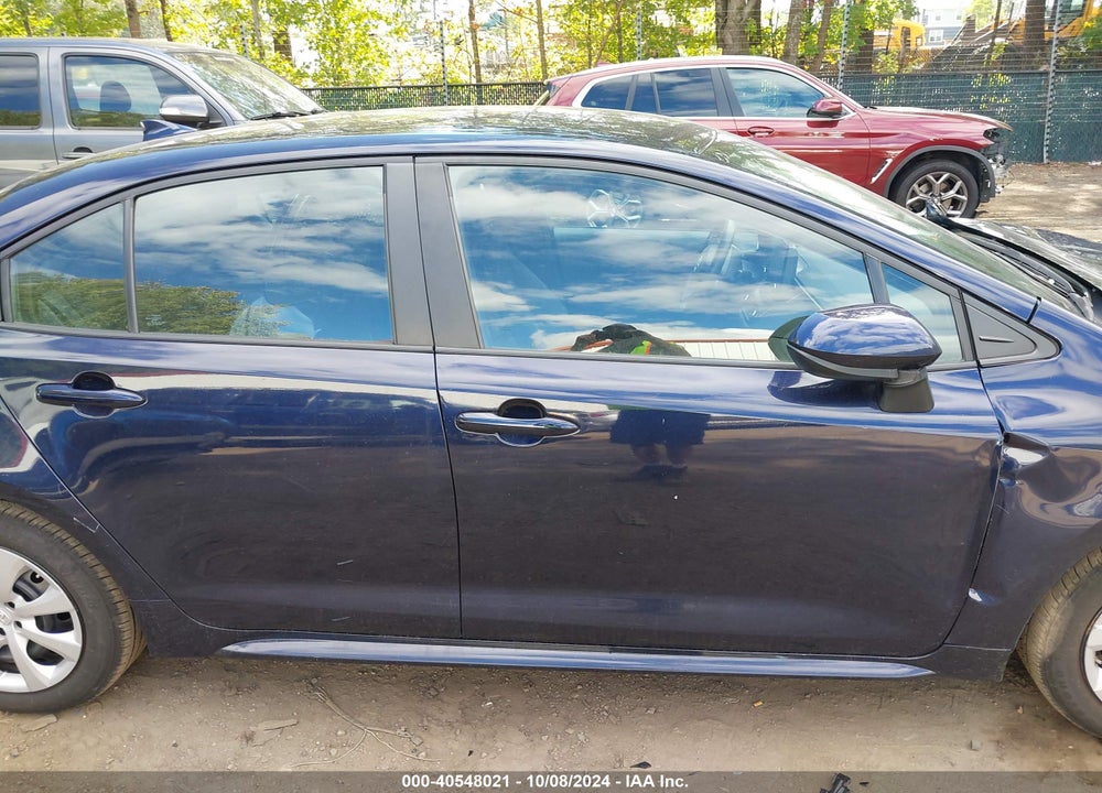 2022 TOYOTA COROLLA LE VIN: 5YFEPMAE9NP352882
