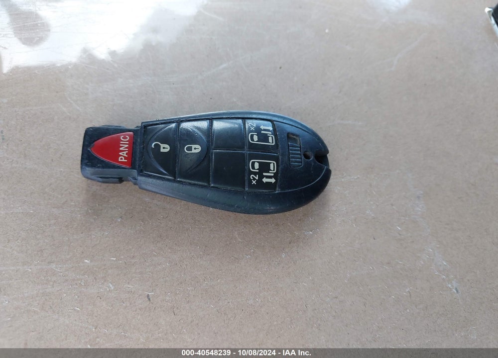 2012 DODGE GRAND CARAVAN CREW VIN: 2C4RDGDG7CR205823