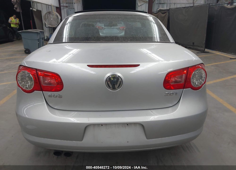 2011 VOLKSWAGEN EOS LUX VIN: WVWFW7AH5BV003536