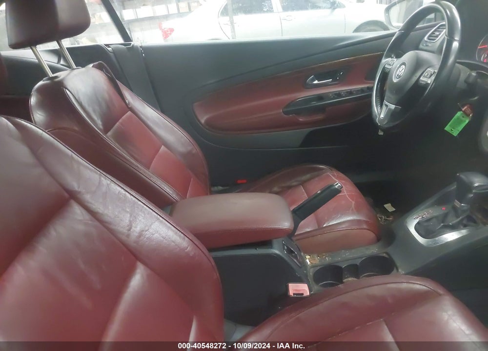 2011 VOLKSWAGEN EOS LUX VIN: WVWFW7AH5BV003536