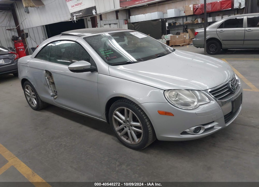 2011 VOLKSWAGEN EOS LUX VIN: WVWFW7AH5BV003536