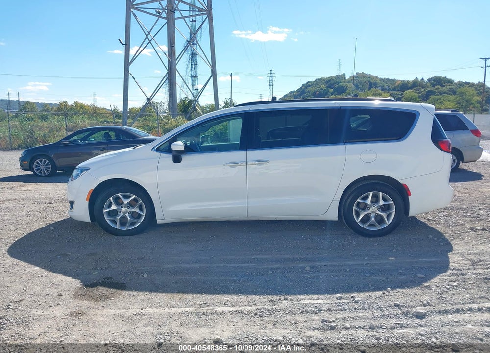 2017 CHRYSLER PACIFICA TOURING PLUS VIN: 2C4RC1BG4HR832327