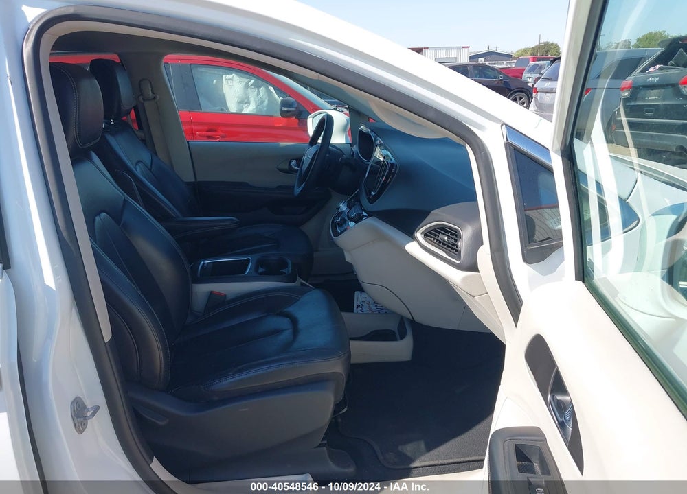 2022 CHRYSLER PACIFICA TOURING L VIN: 2C4RC1BG5NR171175