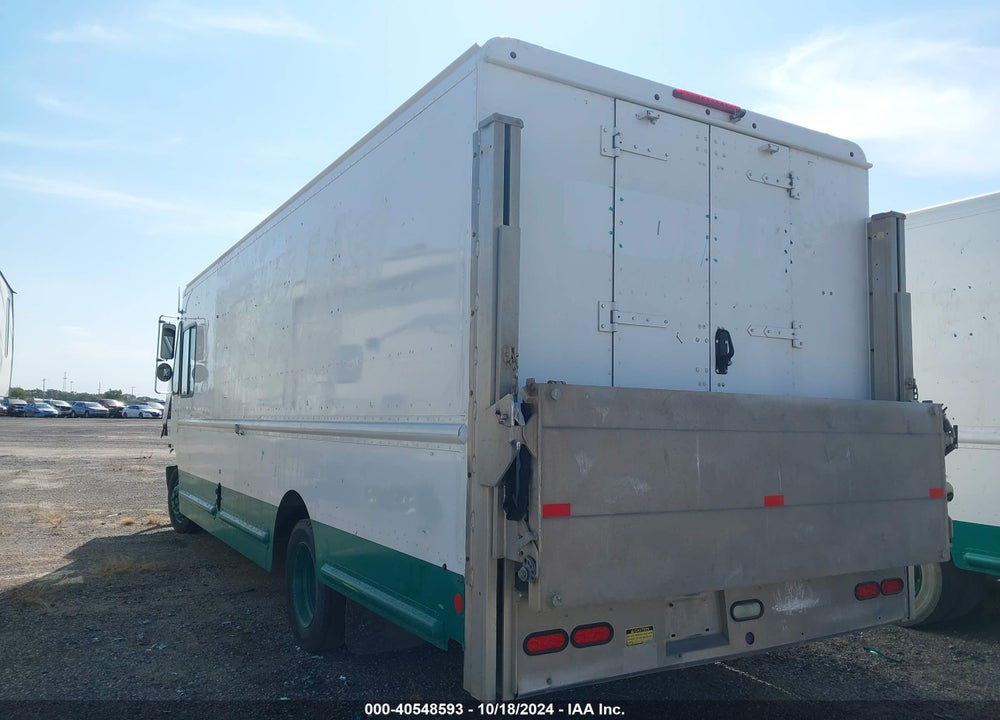 2012 FREIGHTLINER CHASSIS M LINE WALK-IN VAN VIN: 4UZAAPDU0CCBL7710