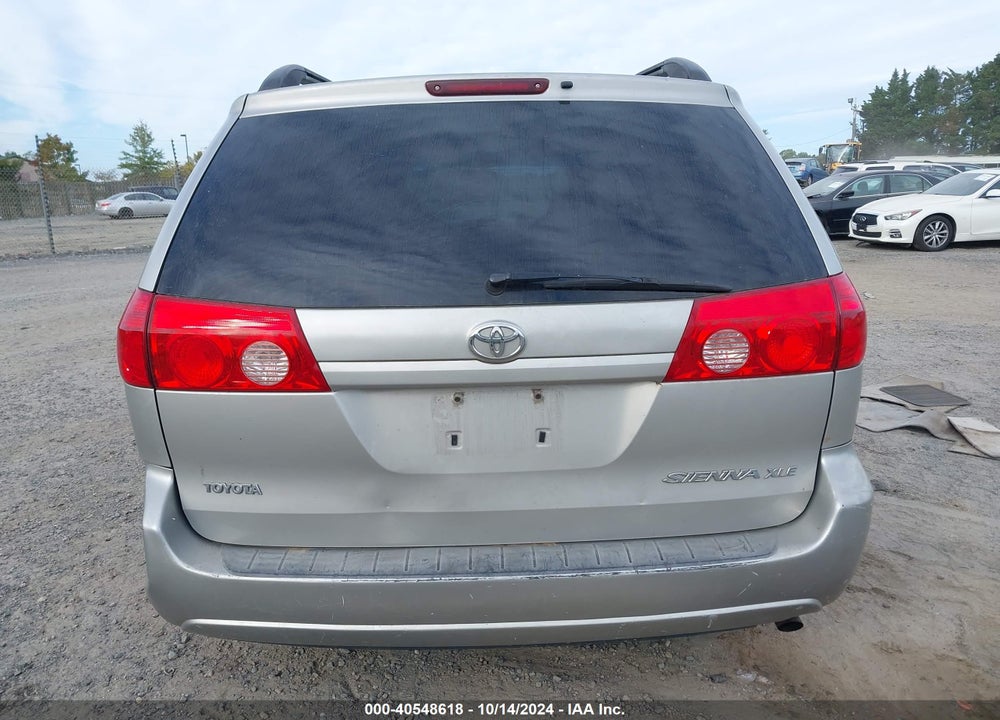 2008 TOYOTA SIENNA XLE VIN: 5TDZK22C28S167649