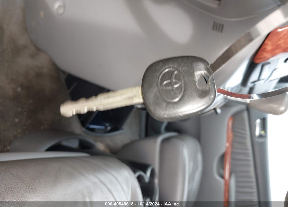 2008 TOYOTA SIENNA XLE VIN: 5TDZK22C28S167649