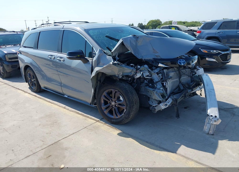 2024 TOYOTA SIENNA XSE VIN: 5TDCSKFC1RS131940
