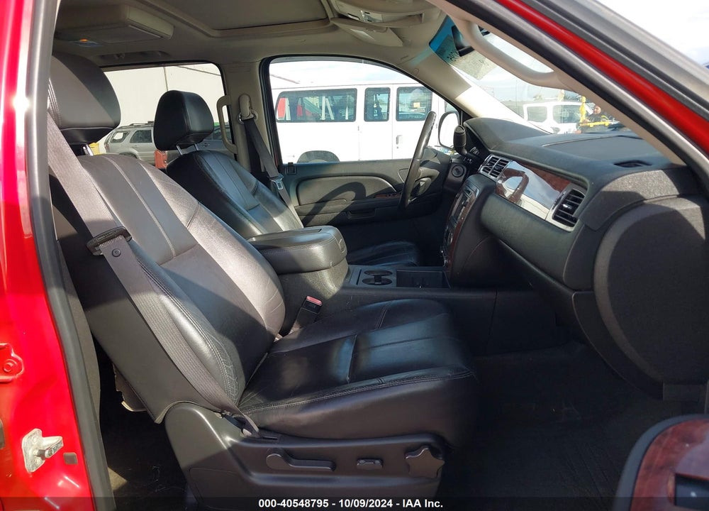 2008 CHEVROLET SUBURBAN 1500 LT VIN: 3GNFC16J68G179862