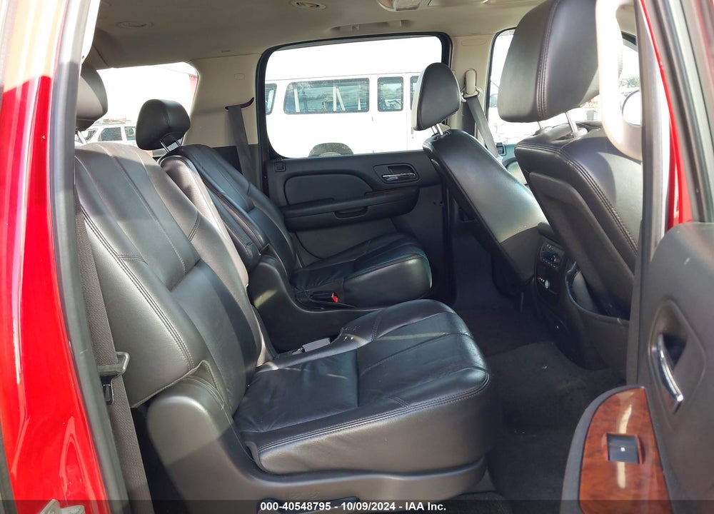 2008 CHEVROLET SUBURBAN 1500 LT VIN: 3GNFC16J68G179862