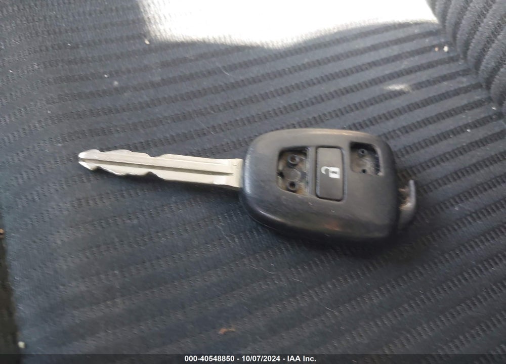 2013 TOYOTA RAV4 XLE VIN: 2T3RFREV1DW070459