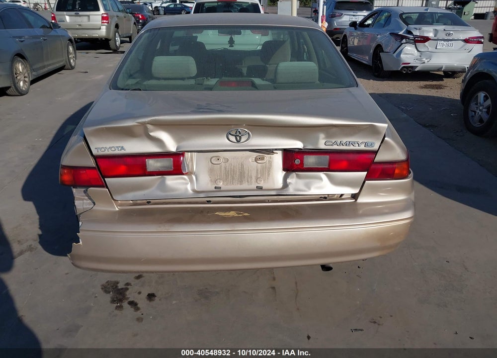 1997 TOYOTA CAMRY LE VIN: JT2BG22K3V0054830