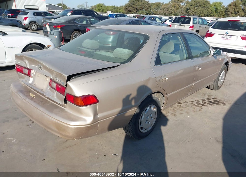 1997 TOYOTA CAMRY LE VIN: JT2BG22K3V0054830