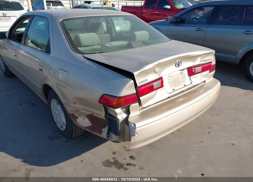 1997 TOYOTA CAMRY LE VIN: JT2BG22K3V0054830