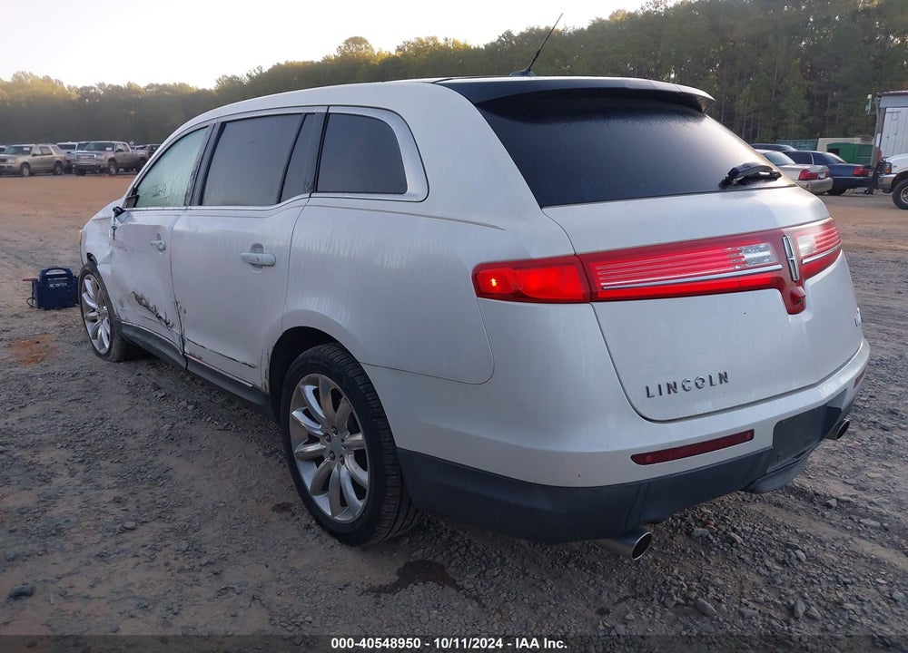 2011 LINCOLN MKT VIN: 2LMHJ5FR6BBJ54684