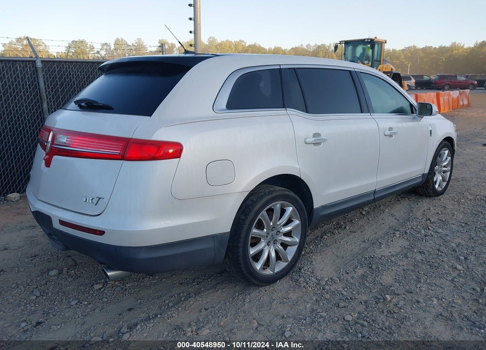 2011 LINCOLN MKT VIN: 2LMHJ5FR6BBJ54684