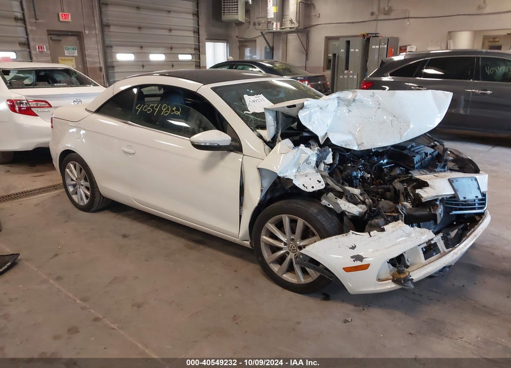 2013 VOLKSWAGEN EOS KOMFORT VIN: WVWBW8AH2DV009205