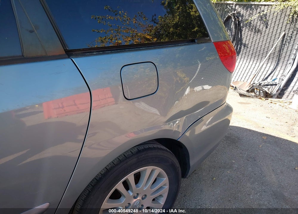 2008 TOYOTA SIENNA XLE VIN: 5TDZK22C48S170214